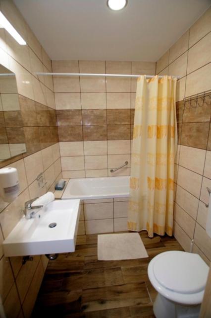 Fehér Hajó Panzió és Vendéglő