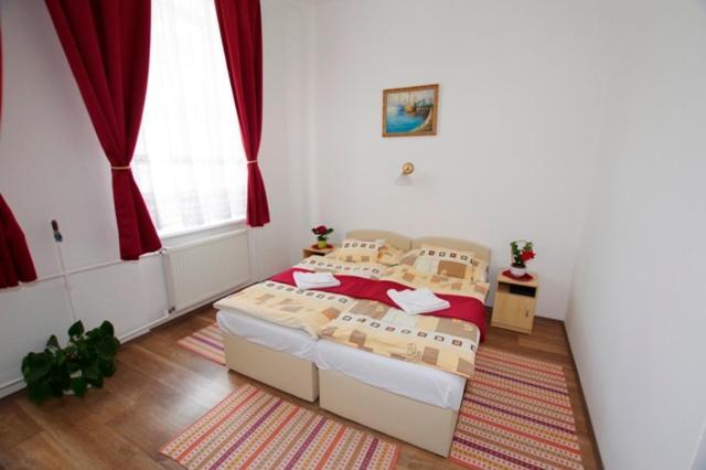 Frühstückspension Feher Hajo Panzio Es Vendeglo Győr