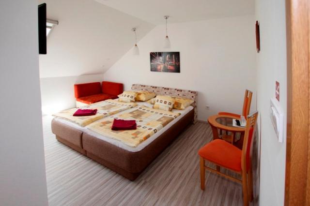 Frühstückspension Feher Hajo Panzio Es Vendeglo 3*